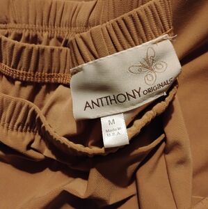 Anthony Original Lg Tan shirt/bottoms